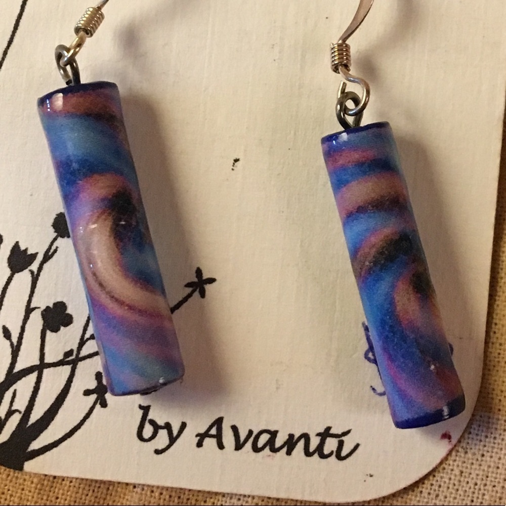 ♥️ Avanti Earrings.